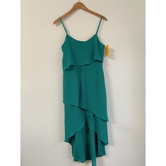 NWT BCBG Paris Tiered Dress - Picture 2 of 11